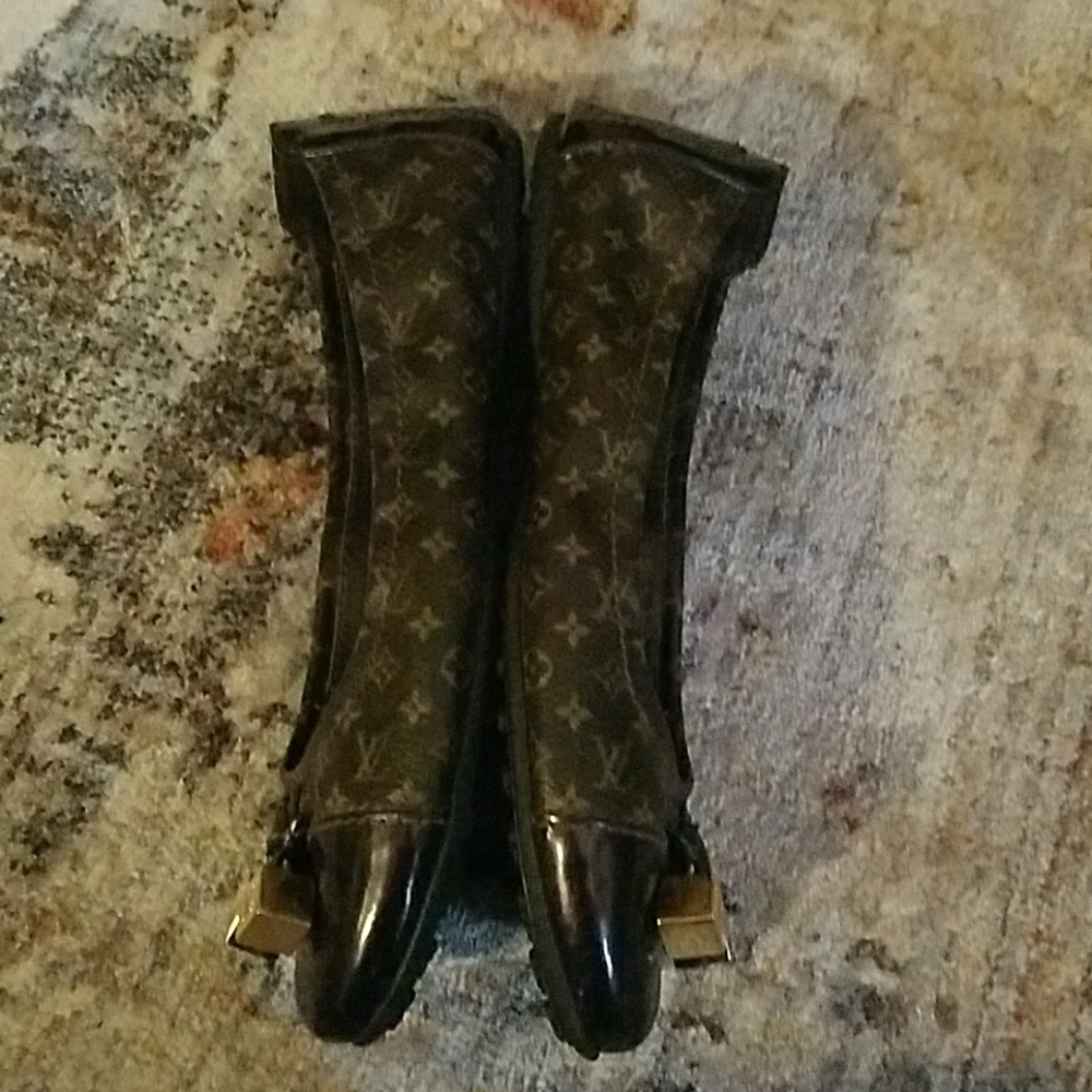 💥FINAL MARKDOWN 💥Louis Vuitton tassel flats!